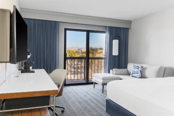 Courtyard by Marriott Tucson Airport image 11