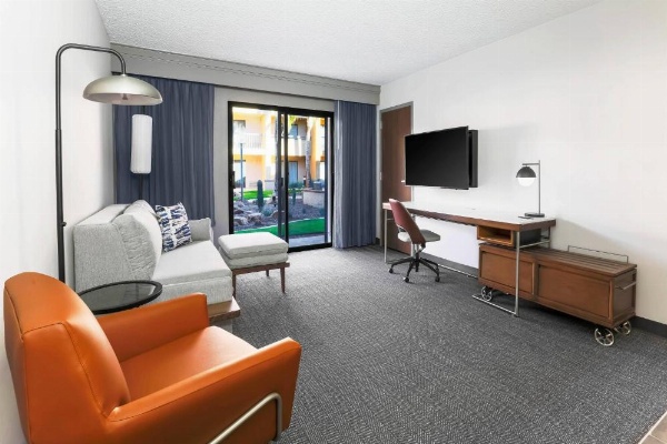 Courtyard by Marriott Tucson Airport image 17