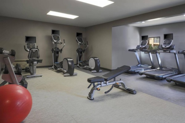 Courtyard by Marriott Tucson Airport image 27