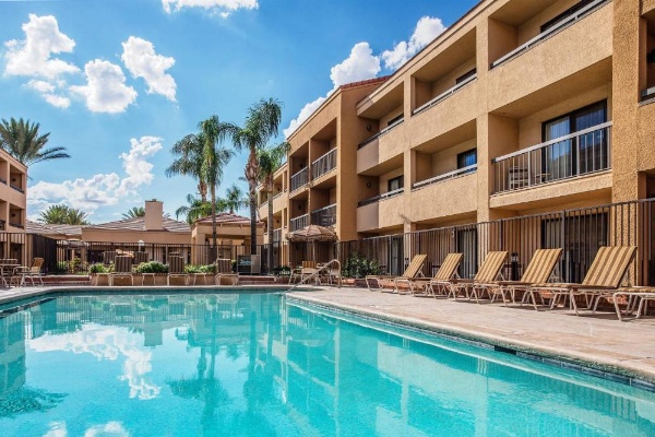 Courtyard by Marriott Tucson Airport image 28