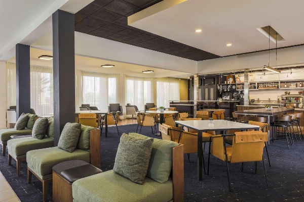 Courtyard by Marriott Tucson Airport image 6