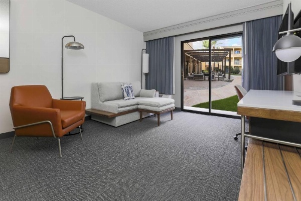 Courtyard by Marriott Tucson Airport image 9